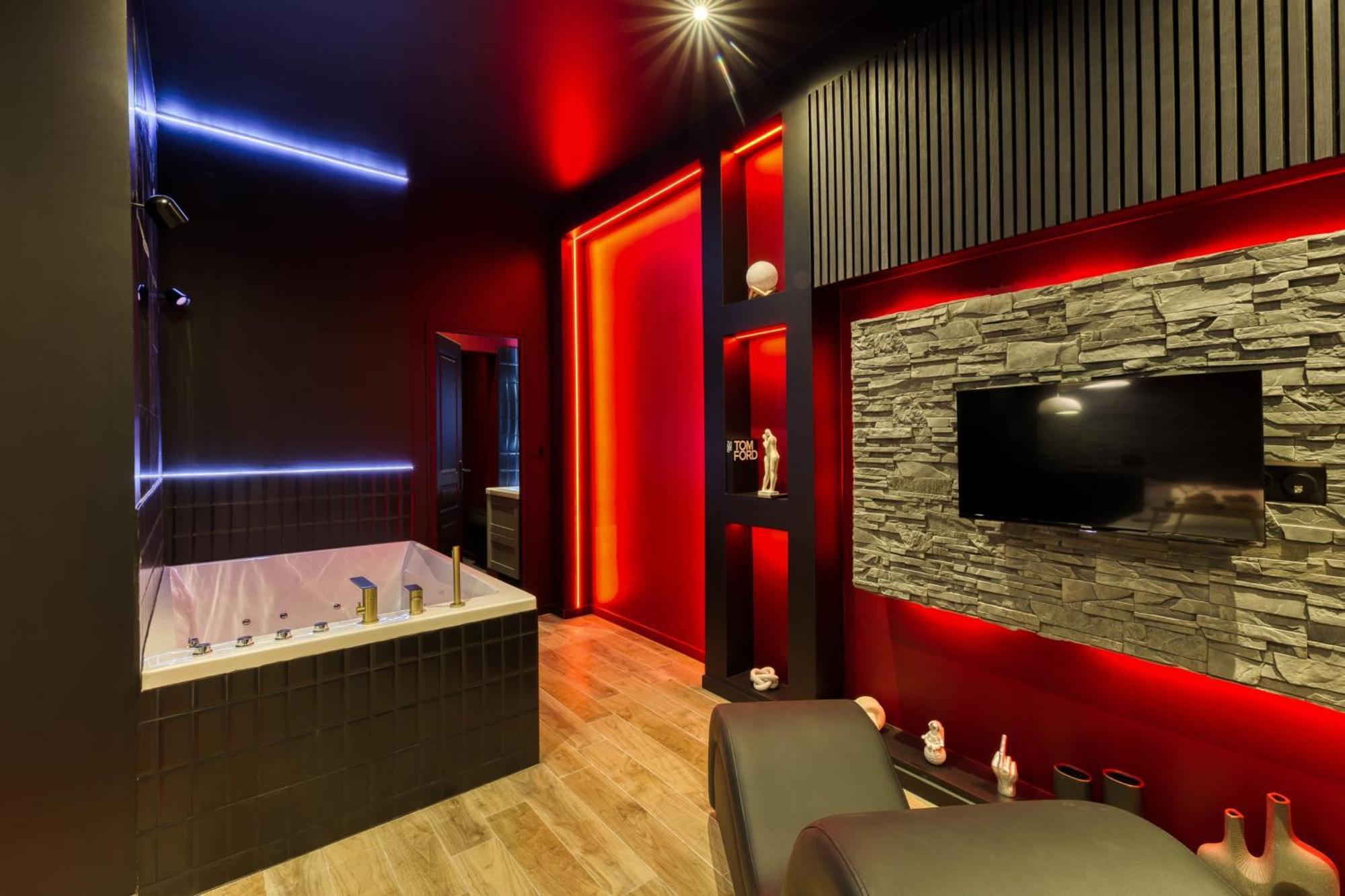 Suite Deluxe - Jacuzzi Melun Exterior photo