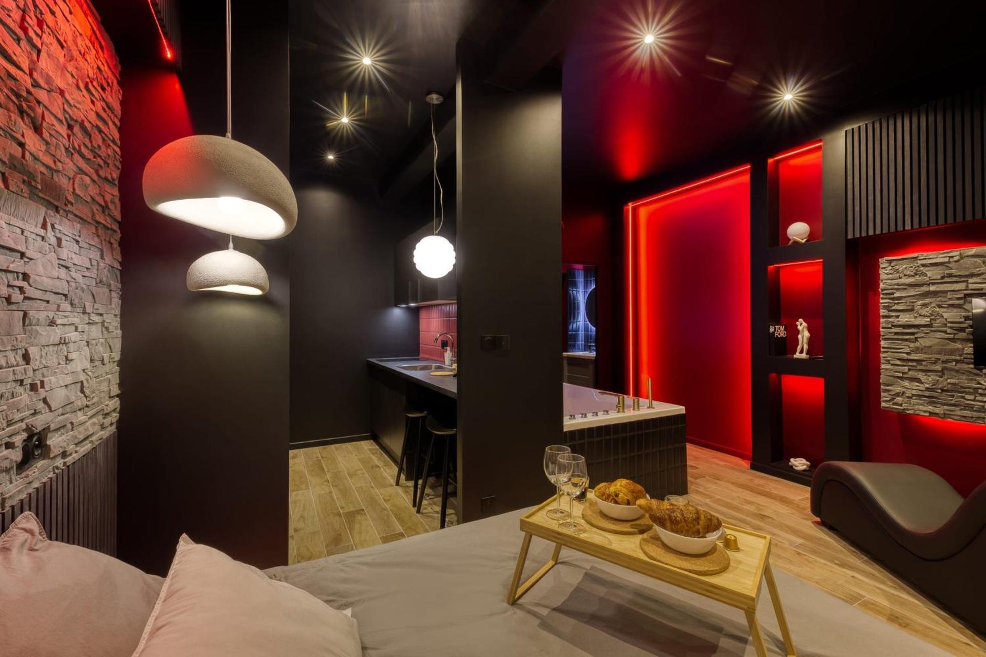 Suite Deluxe - Jacuzzi Melun Exterior photo